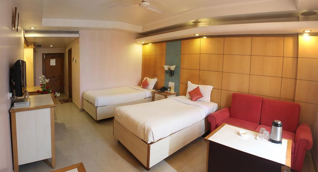 Hotel Grand International Raipur  Exterior photo