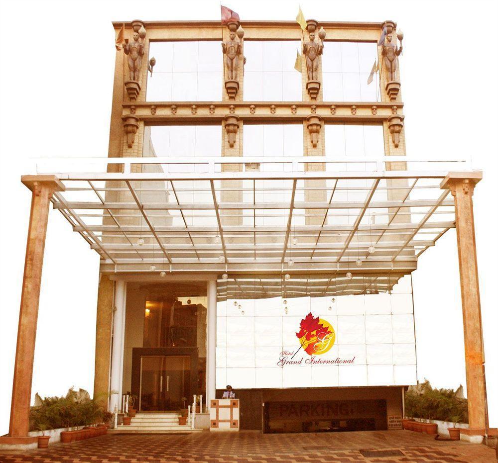 Hotel Grand International Raipur  Exterior photo