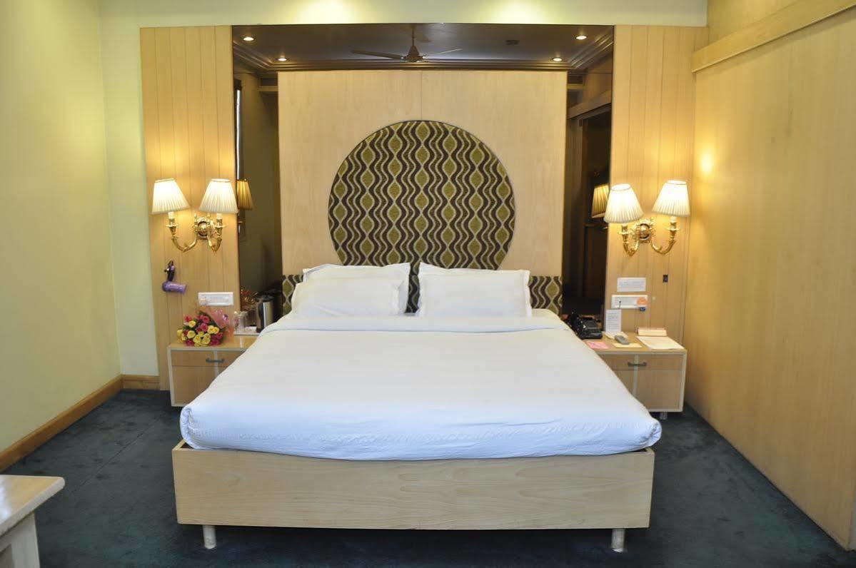 Hotel Grand International Raipur  Exterior photo